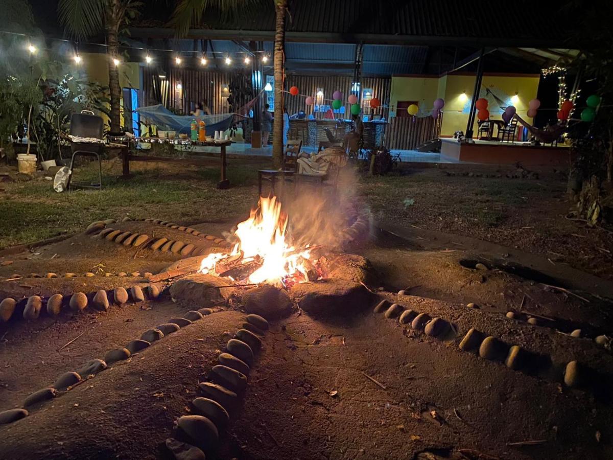 Luminosa Uvita Hostel Luaran gambar
