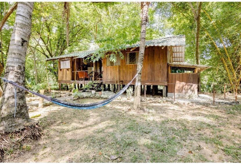 Luminosa Uvita Hostel Luaran gambar