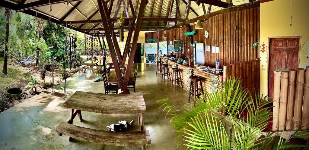 Luminosa Uvita Hostel Luaran gambar