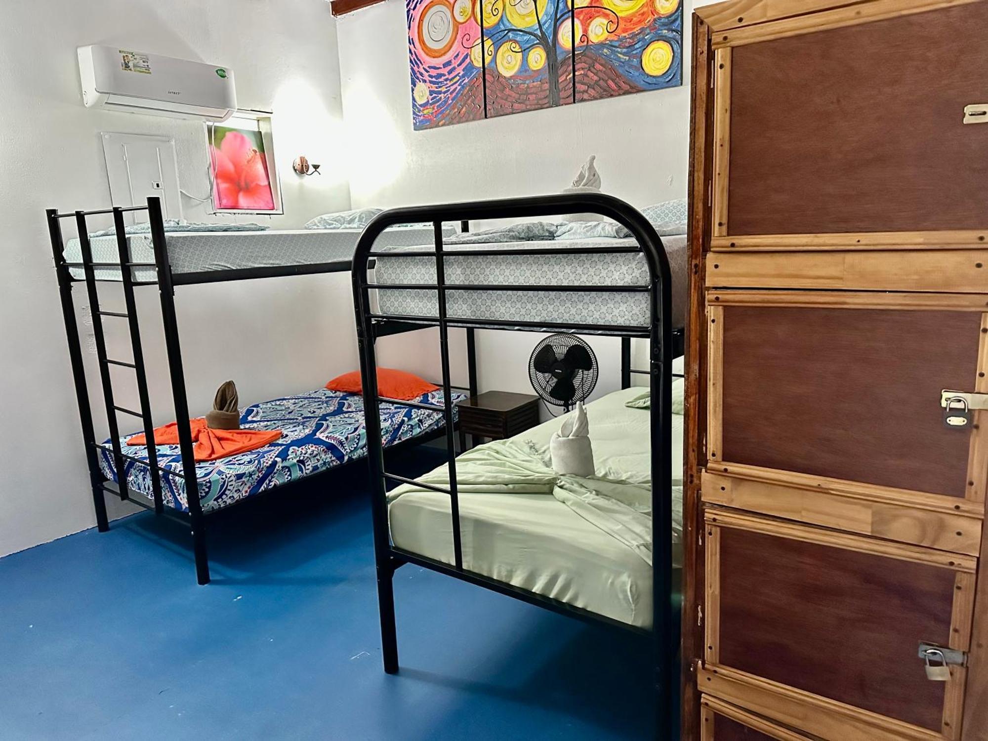 Luminosa Uvita Hostel Luaran gambar