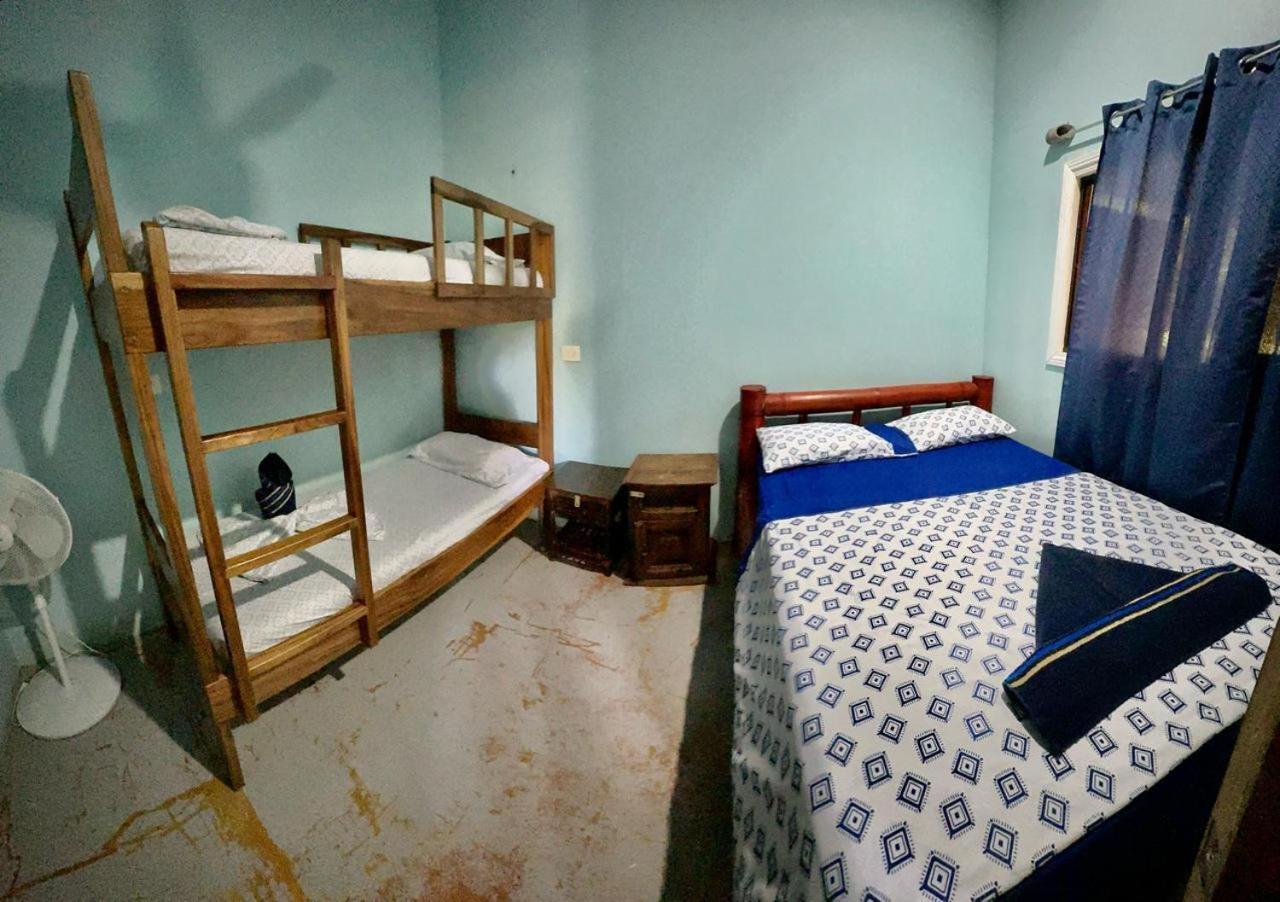 Luminosa Uvita Hostel Luaran gambar